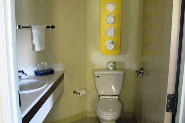 Room 13 of 40