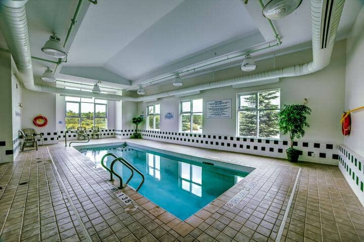 Pool 24 of 40