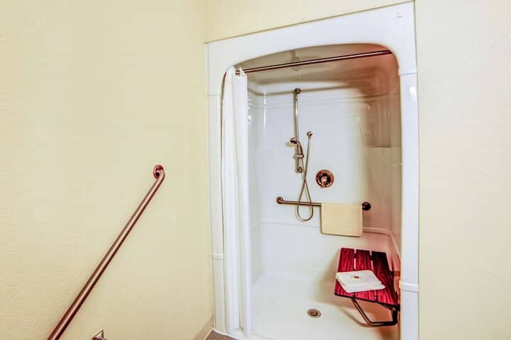 Room 23 of 40