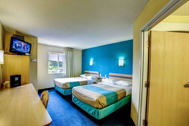 Room 19 of 40