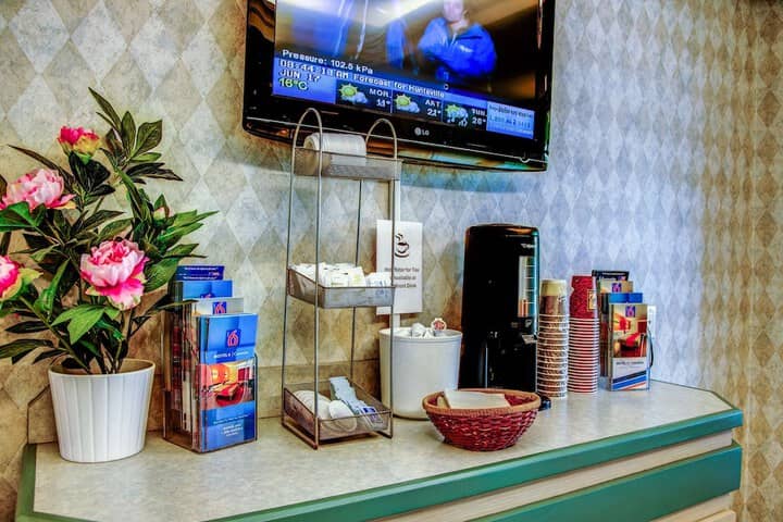 Breakfast/Coffee Service 34 of 40