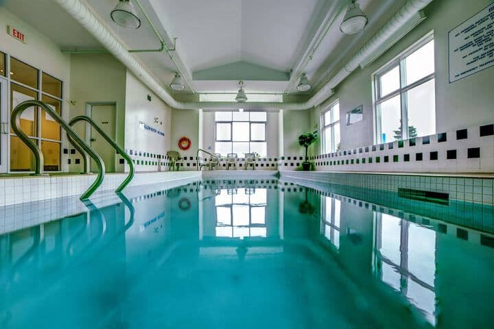 Pool 28 of 40