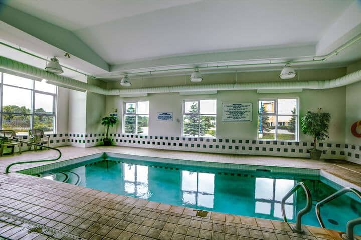 Pool 26 of 40